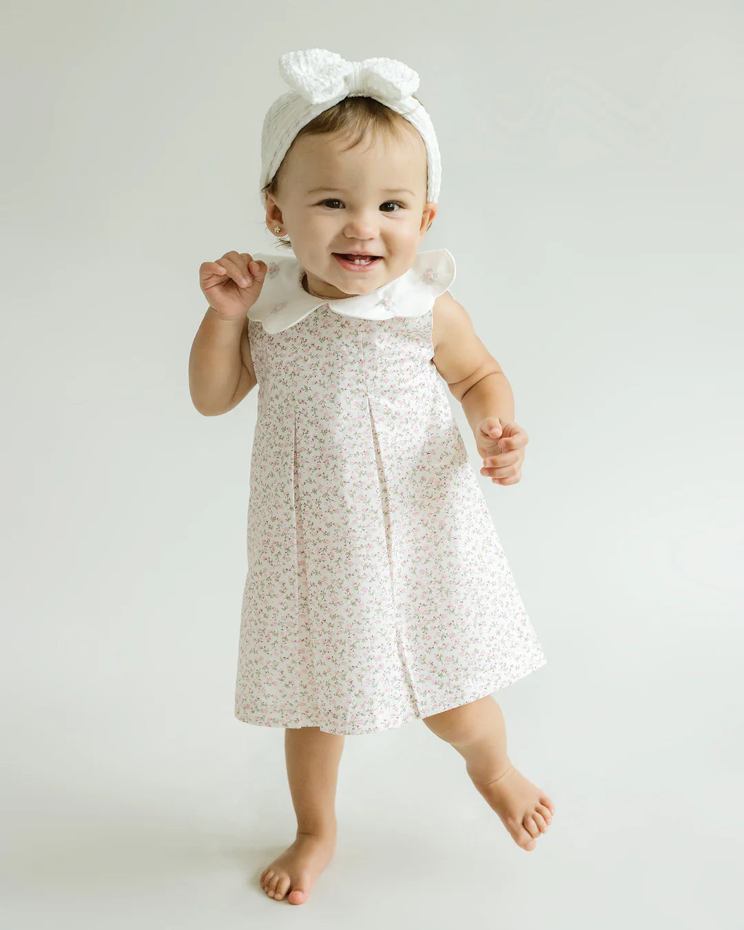 Cuclie Sophie Dress-White Multi Flower w/ Ruffle Collar
